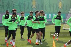 训练积极投入，备战国际体育盛事