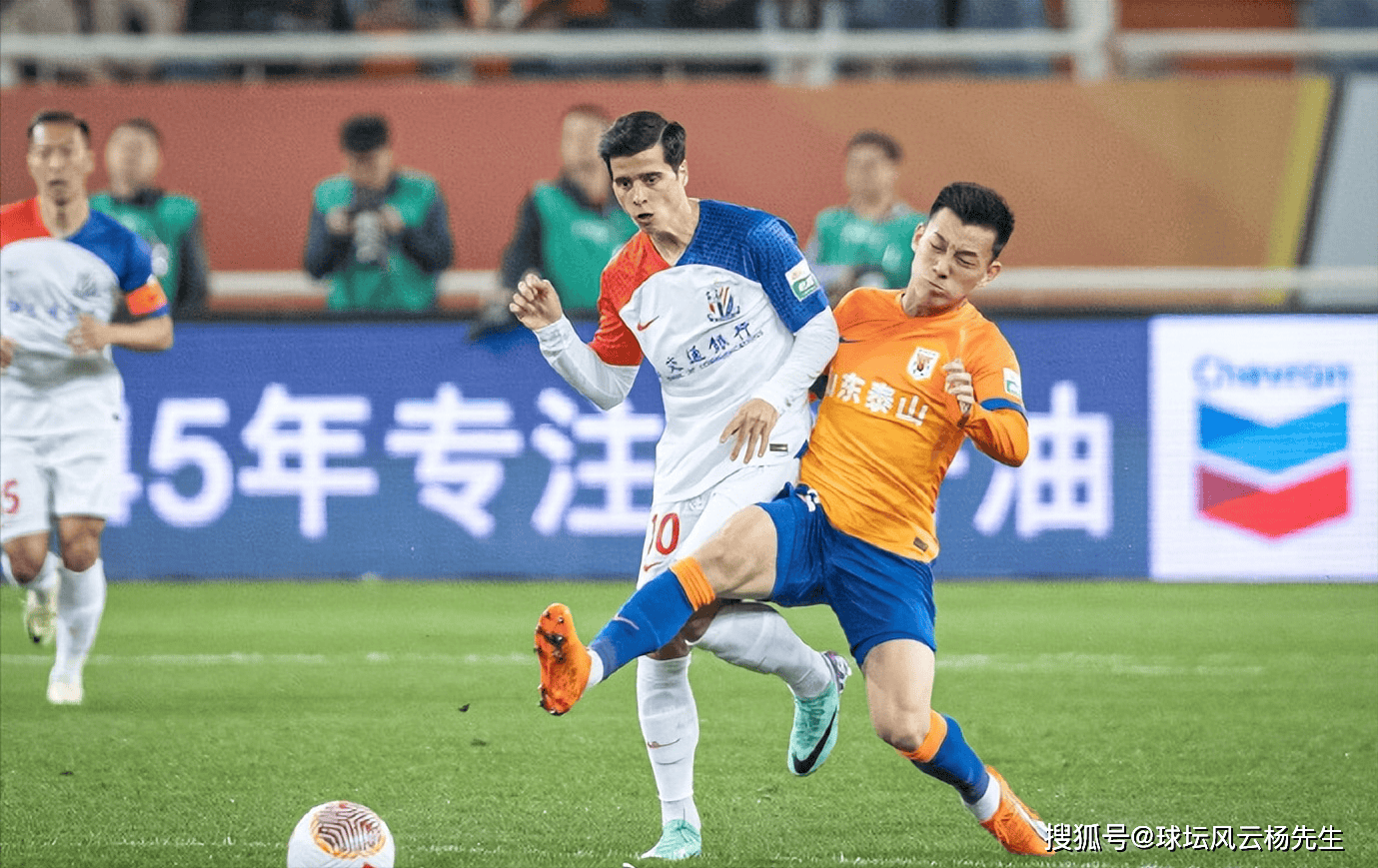 包含泰山五连胜继续领跑积分榜，阿森纳主帅陷下课危机！的词条